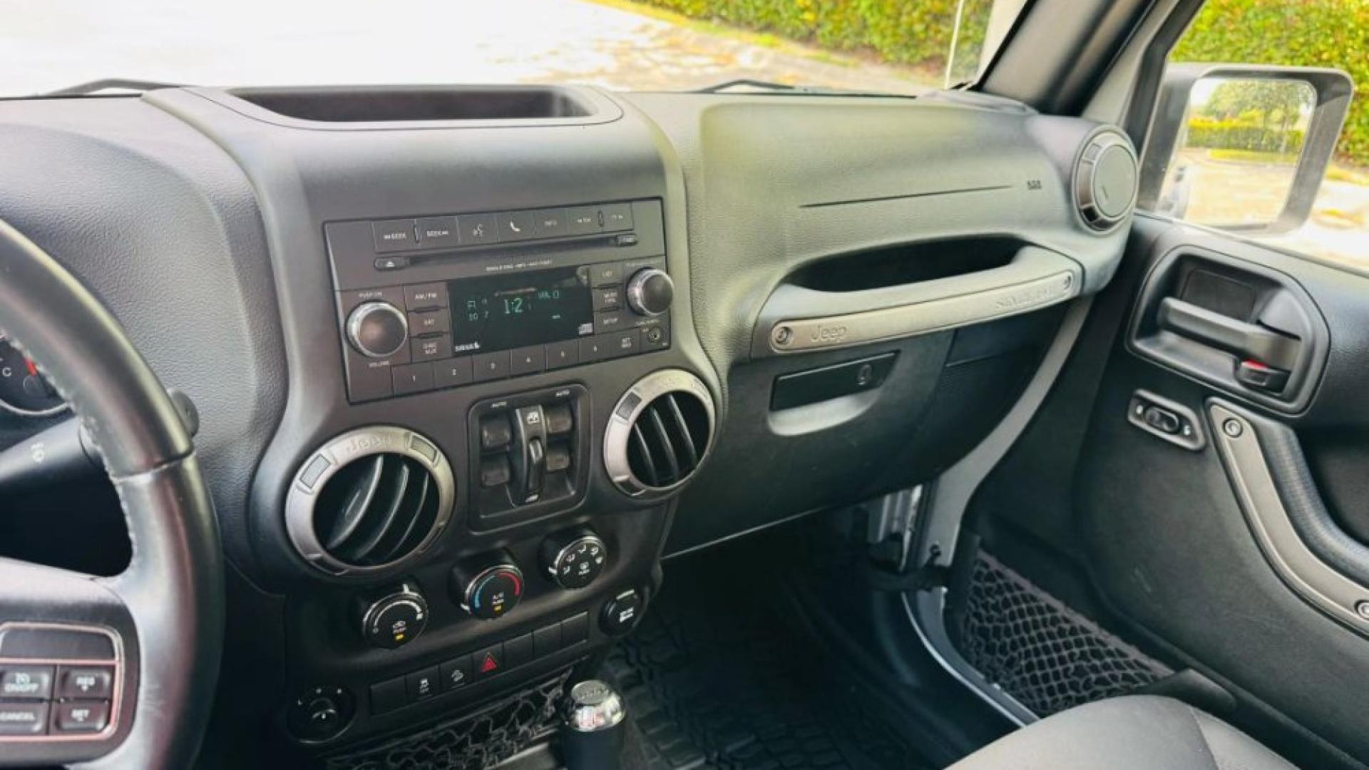 2018 JEEP WRANGLER UNLIMITED SPORT S (JK) SPORT UTILITY 4D