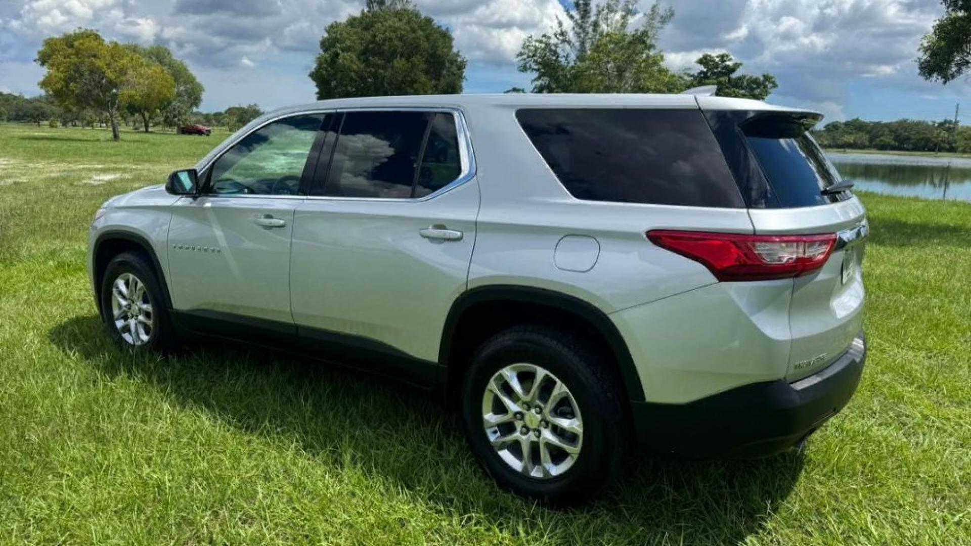 2020 CHEVROLET TRAVERSE LS SPORT UTILITY 4D