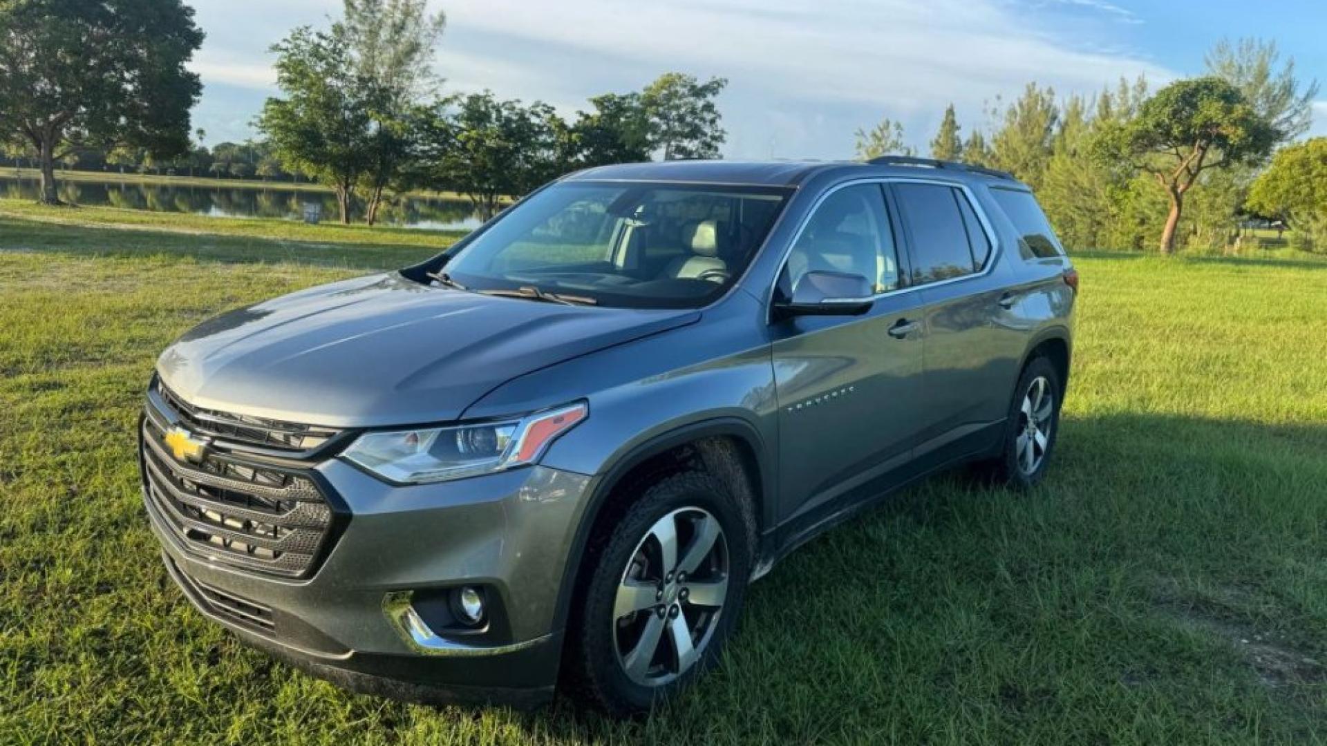 2020 CHEVROLET TRAVERSE LT SPORT UTILITY 4D
